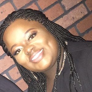 Meet your Posher, Katina